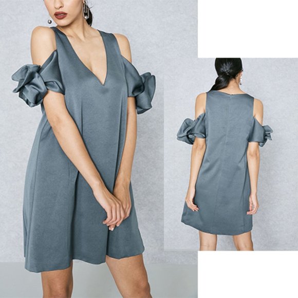 Elliatt Dresses & Skirts - ELLIATT Cold Shoulder Bow Shift Dress Gray Blue